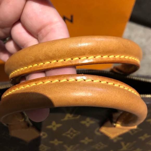 Authentic Louis Vuitton Alma PM INCLUDES lock & matching key 🔑 - Picture 16 of 16